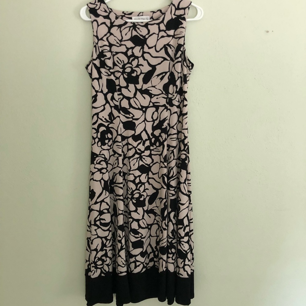 Sleeveless dress